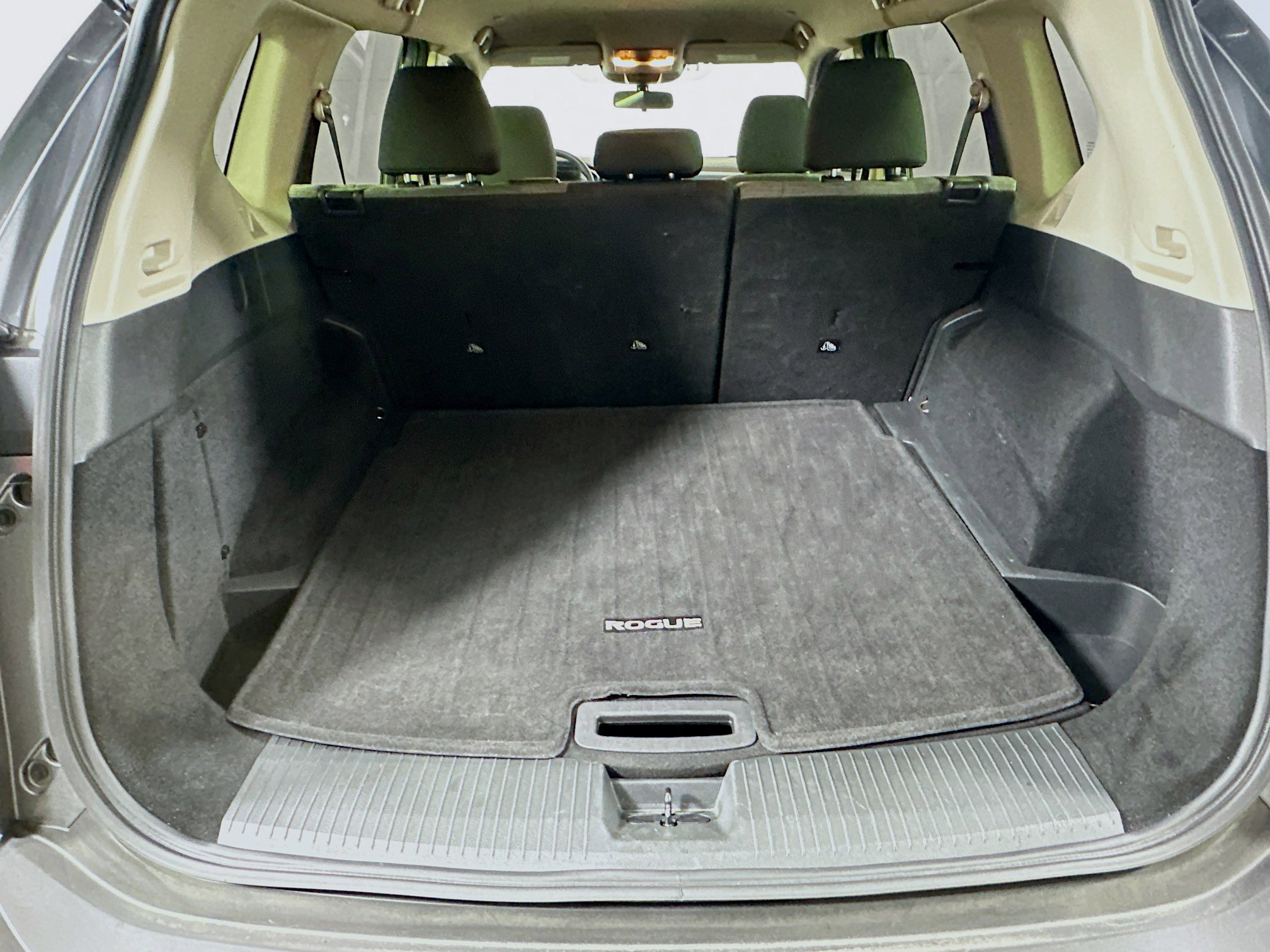 Used 2023 Nissan Rogue SV image 28