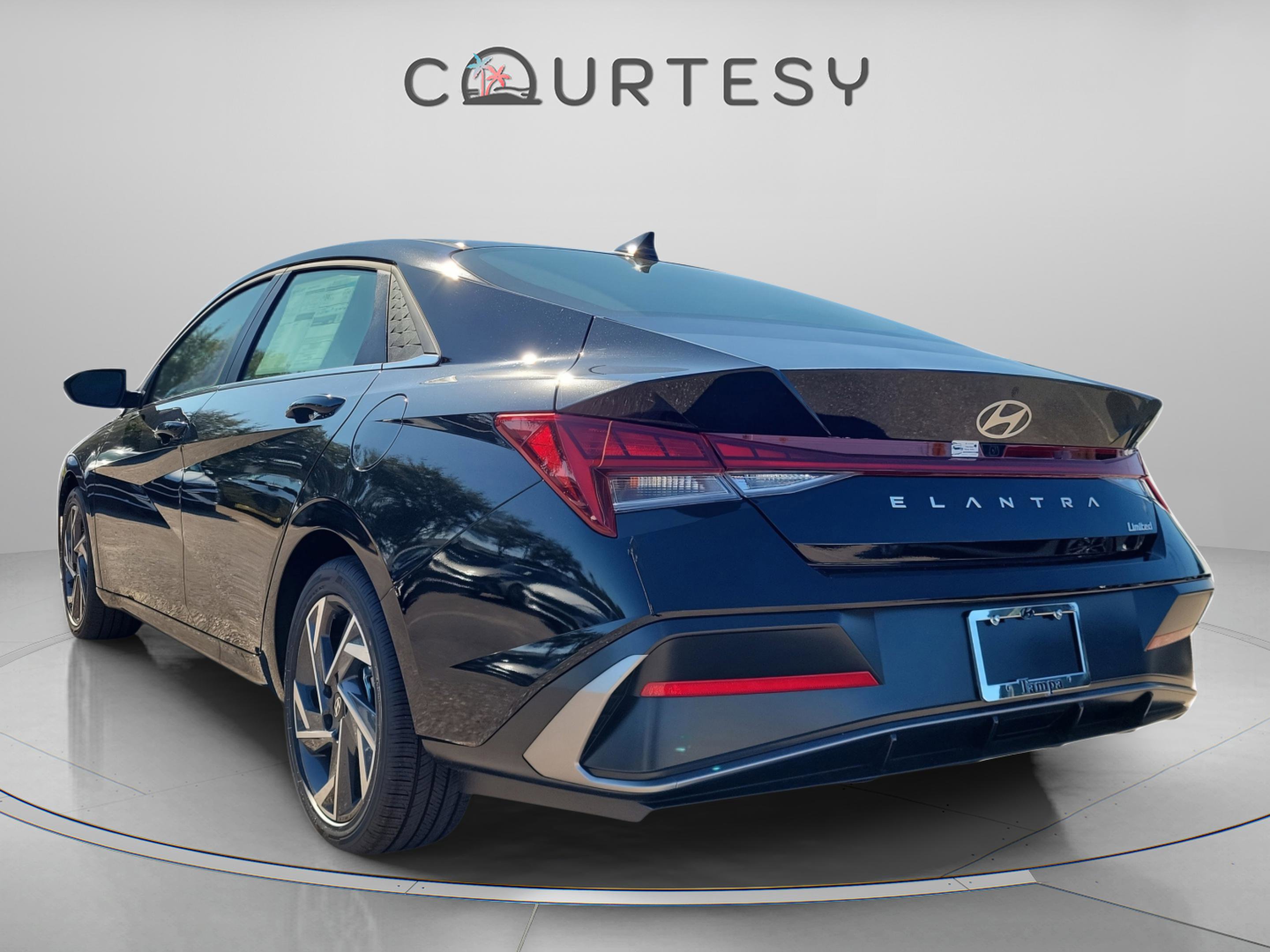 New 2026 Hyundai Elantra Limited image 3