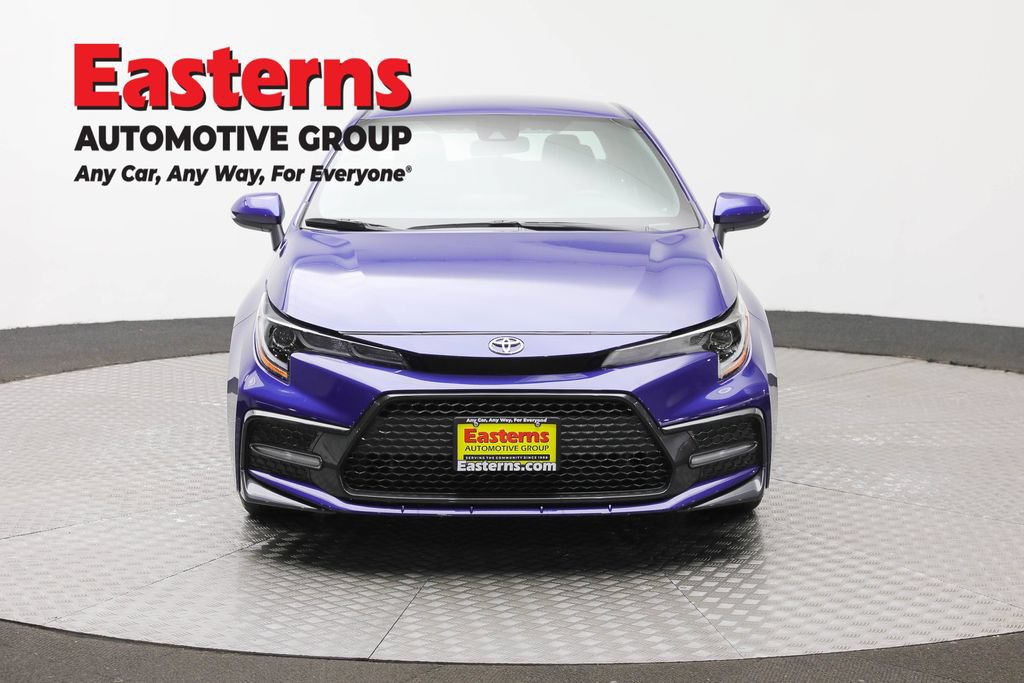 Used 2022 Toyota Corolla SE FWD image 2