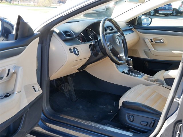 Used 2013 Volkswagen CC Lux image 12