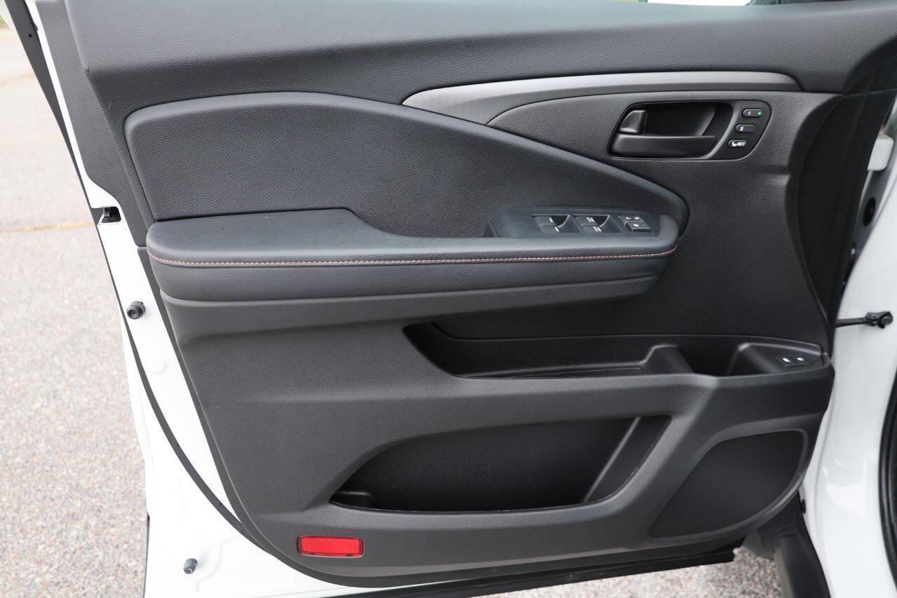 Used 2022 Honda Pilot TrailSport image 12