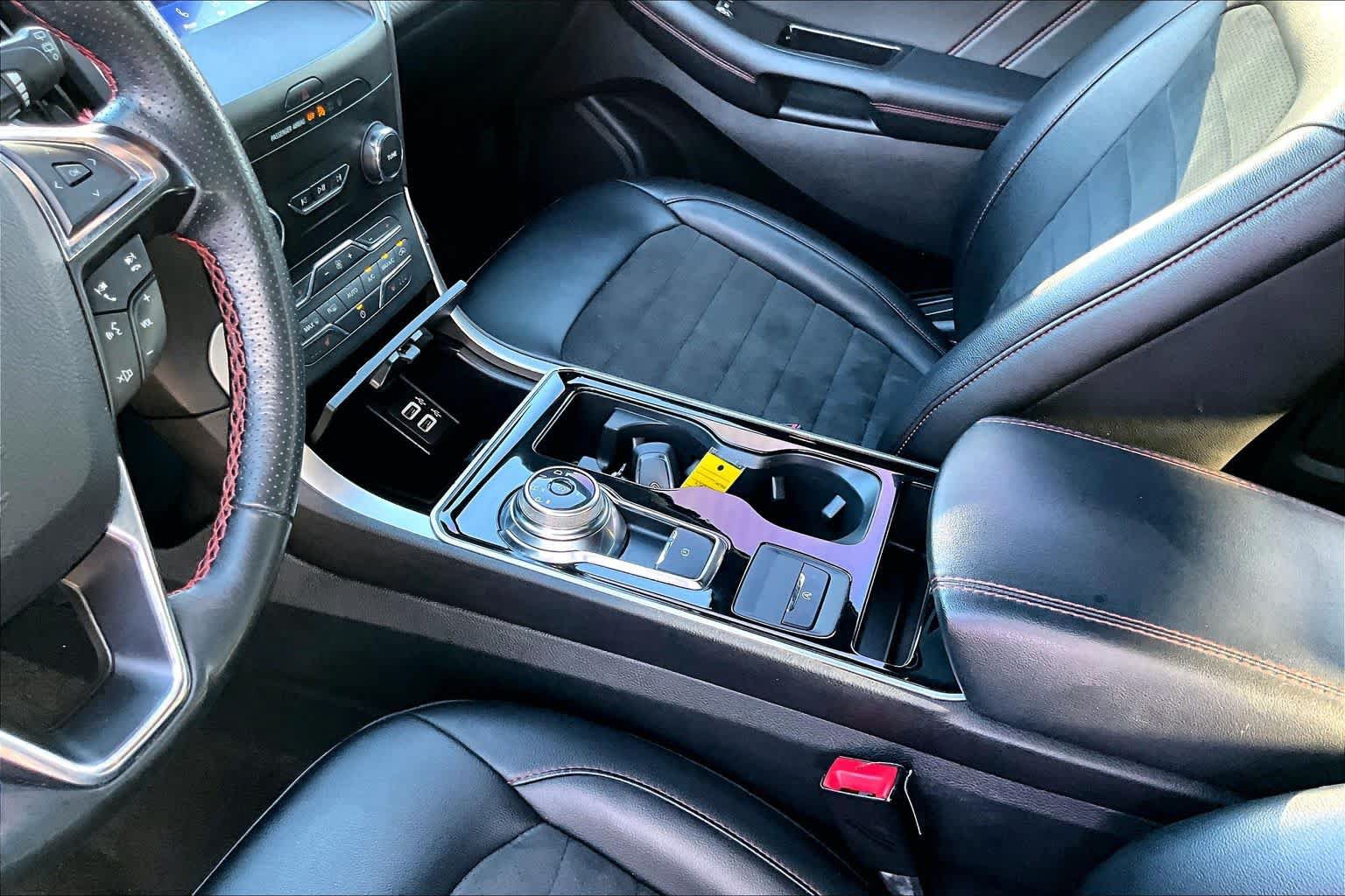 Used 2020 Ford Edge ST-Line FWD image 18