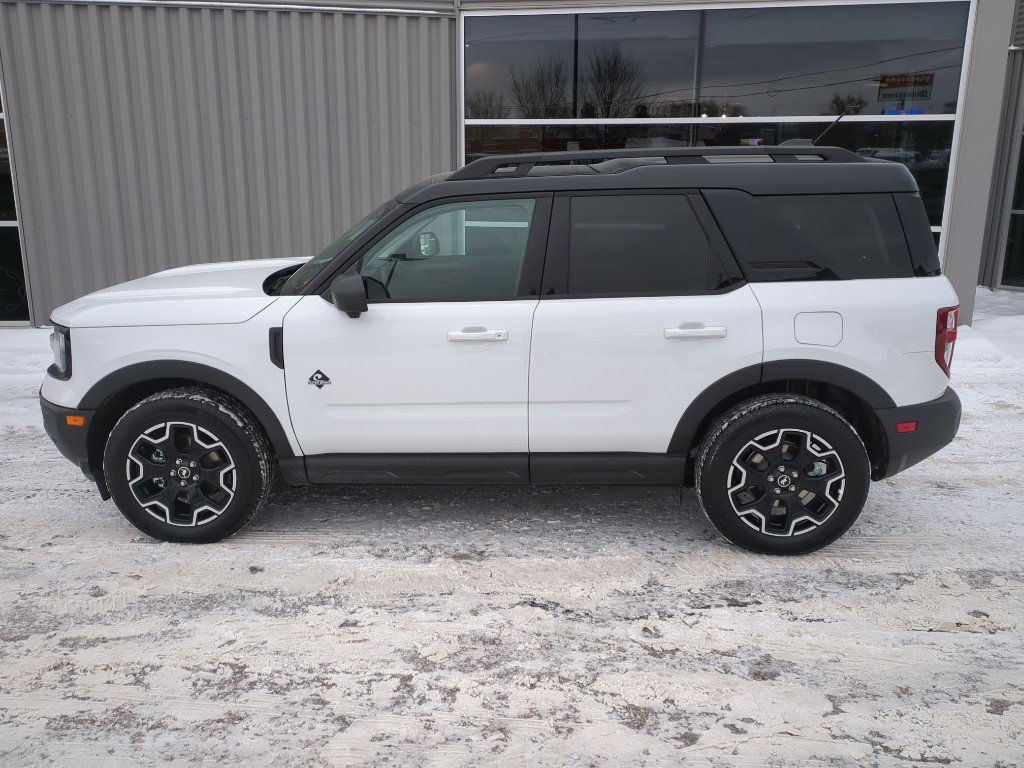 Used 2025 Ford Bronco Sport Outer Banks w/ Outer Banks Tech Package+ image 2