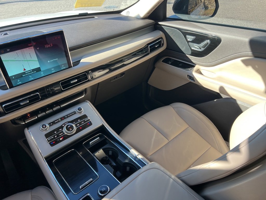 Used 2022 Lincoln Aviator AWD w/ Premium Package image 24