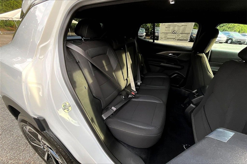 New 2026 Chevrolet Equinox EV LT image 11