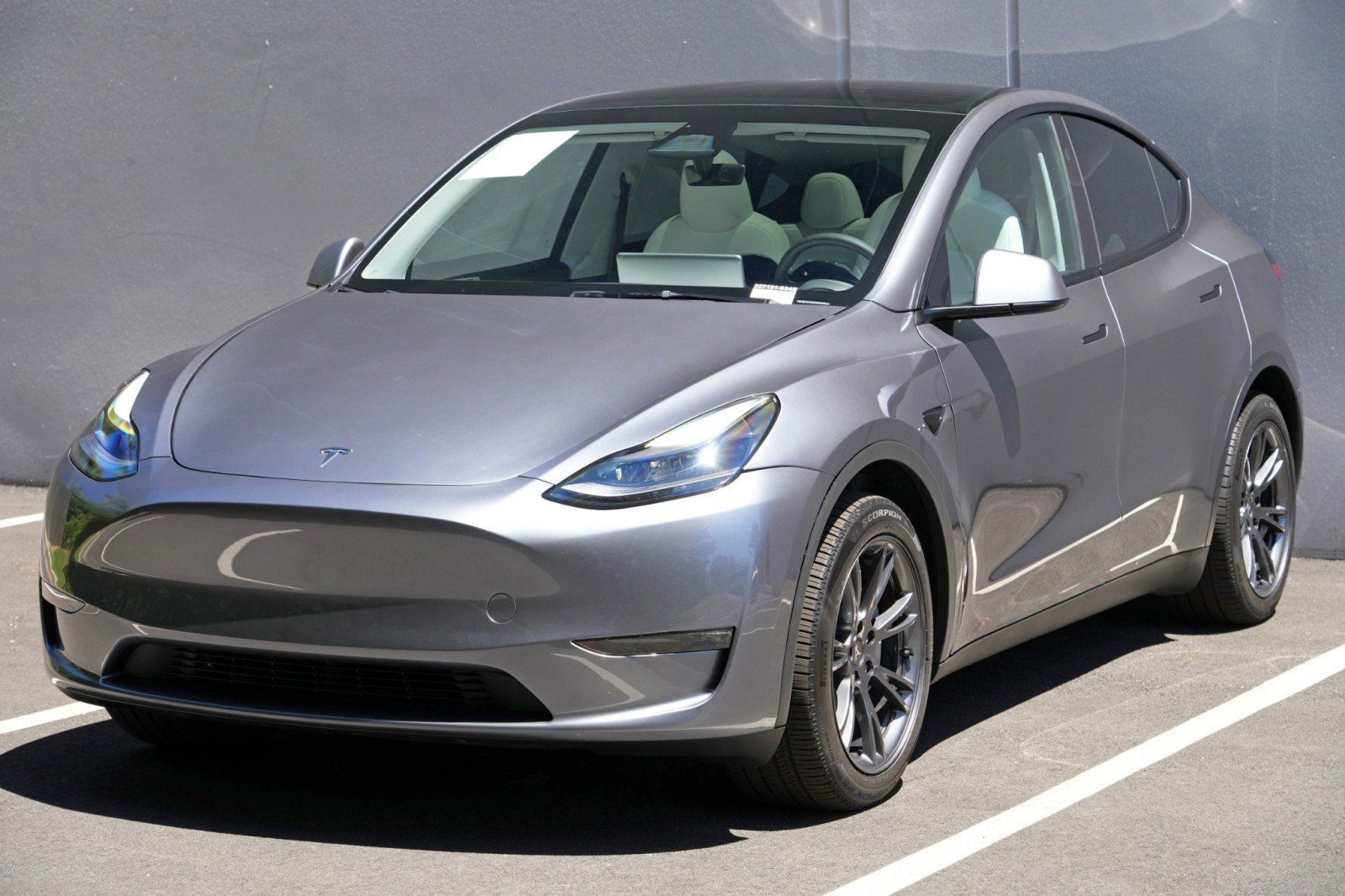 Used 2024 Tesla Model Y Long Range RWD image 48