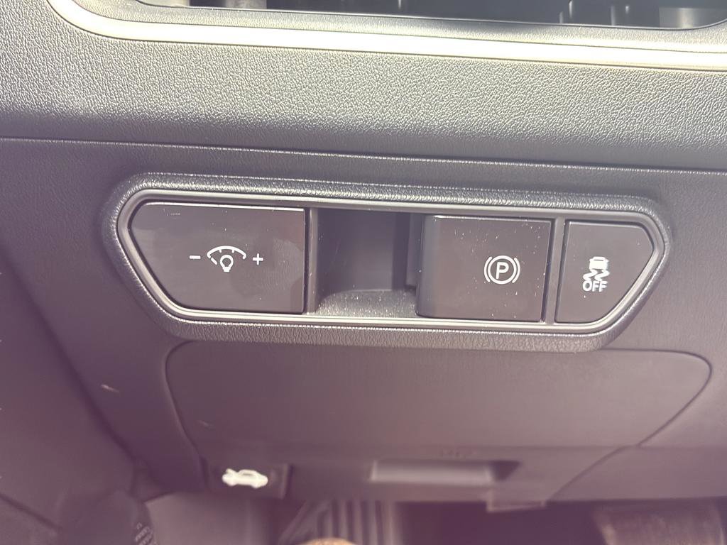 Used 2025 Kia K4 FWD image 40