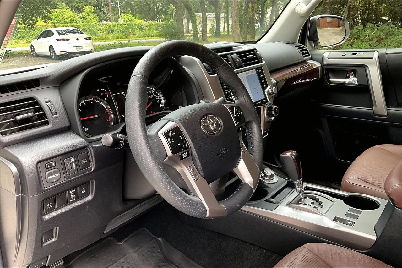 Used 2022 Toyota 4Runner Limited AWD/4WD image 14
