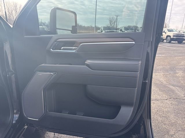 Used 2024 Chevrolet Silverado 2500 High Country image 17