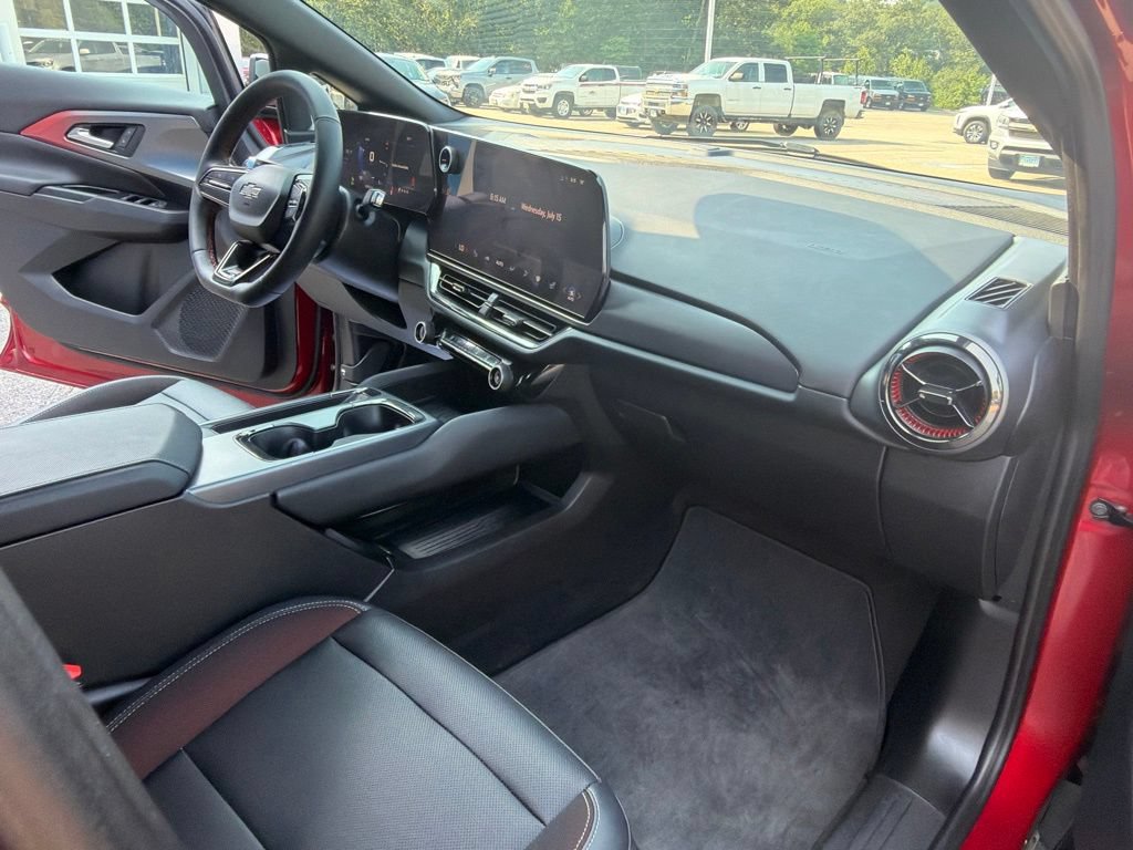 Certified 2024 Chevrolet Equinox EV RS FWD image 30
