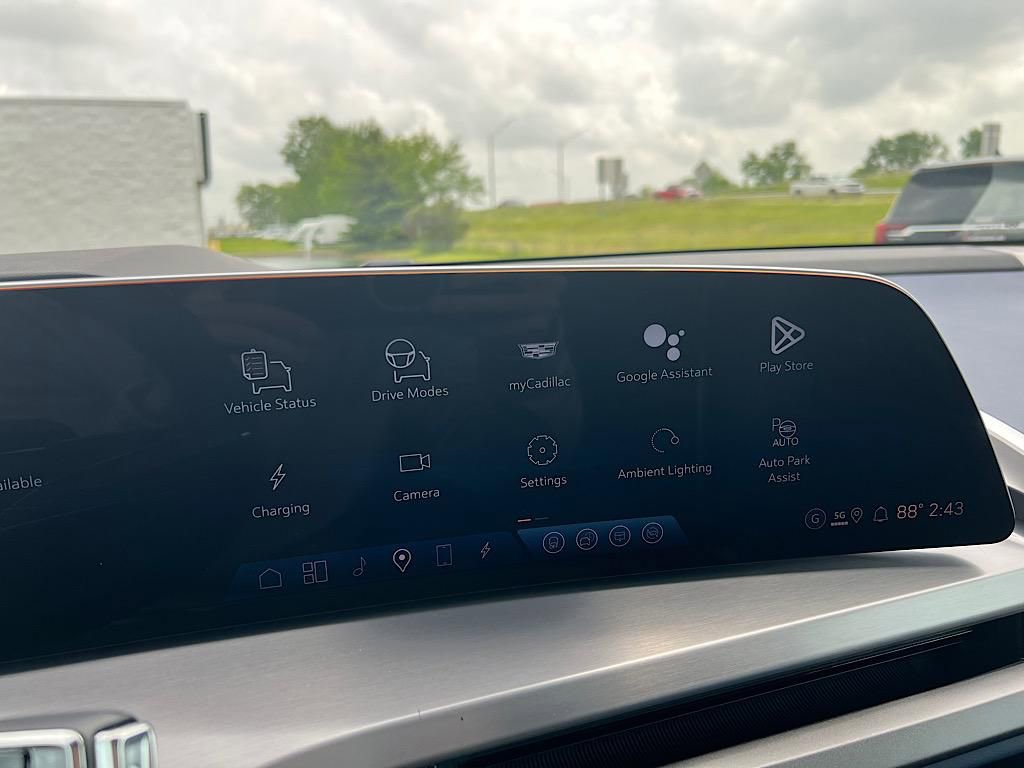 New 2026 Cadillac Vistiq Premium Luxury w/ LPO, Floor Liner Package image 25