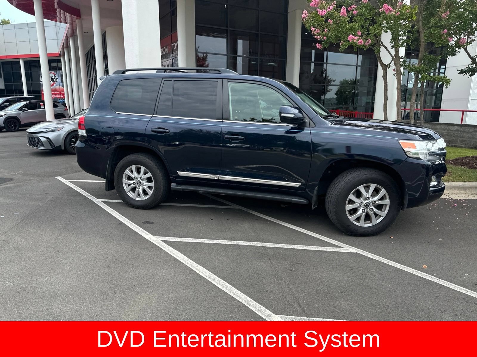 Used 2019 Toyota Land Cruiser AWD/4WD image 10