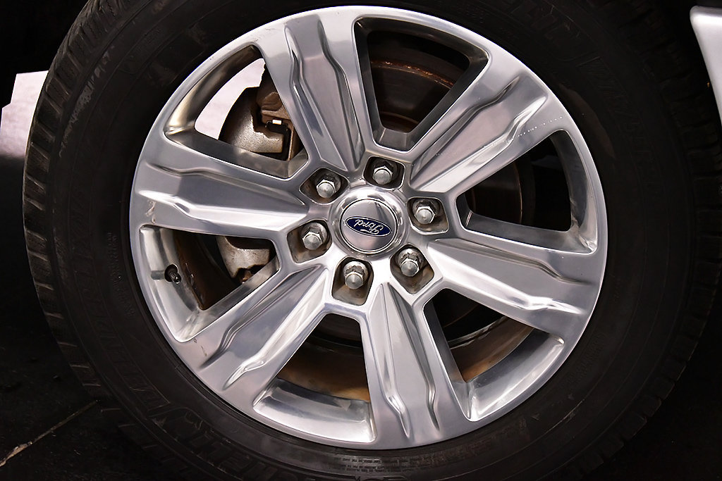 Used 2018 Ford F150 Platinum w/ Equipment Group 701A Luxury AWD/4WD image 9