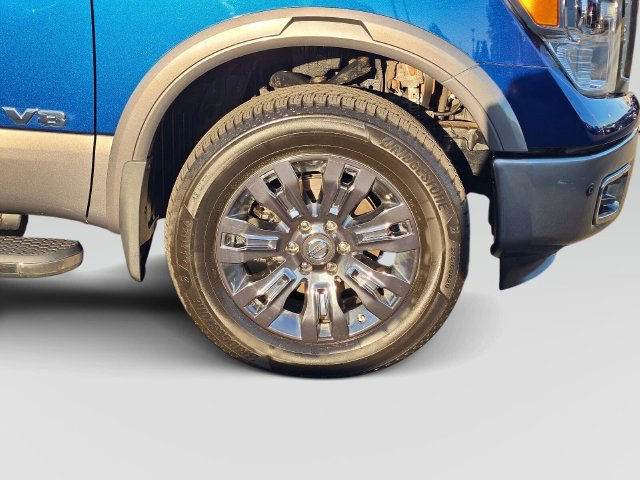 Used 2018 Nissan Titan Platinum Reserve AWD/4WD image 9