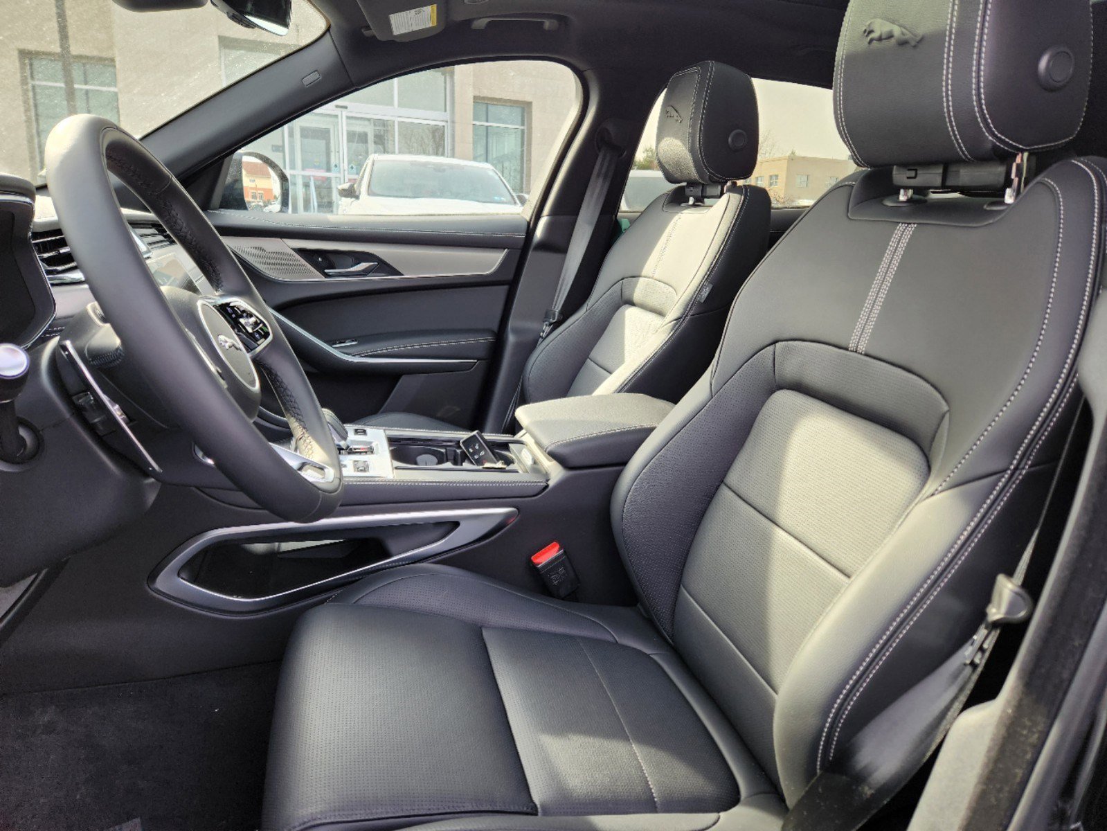 Used 2025 Jaguar F-PACE R-Dynamic S AWD/4WD image 6