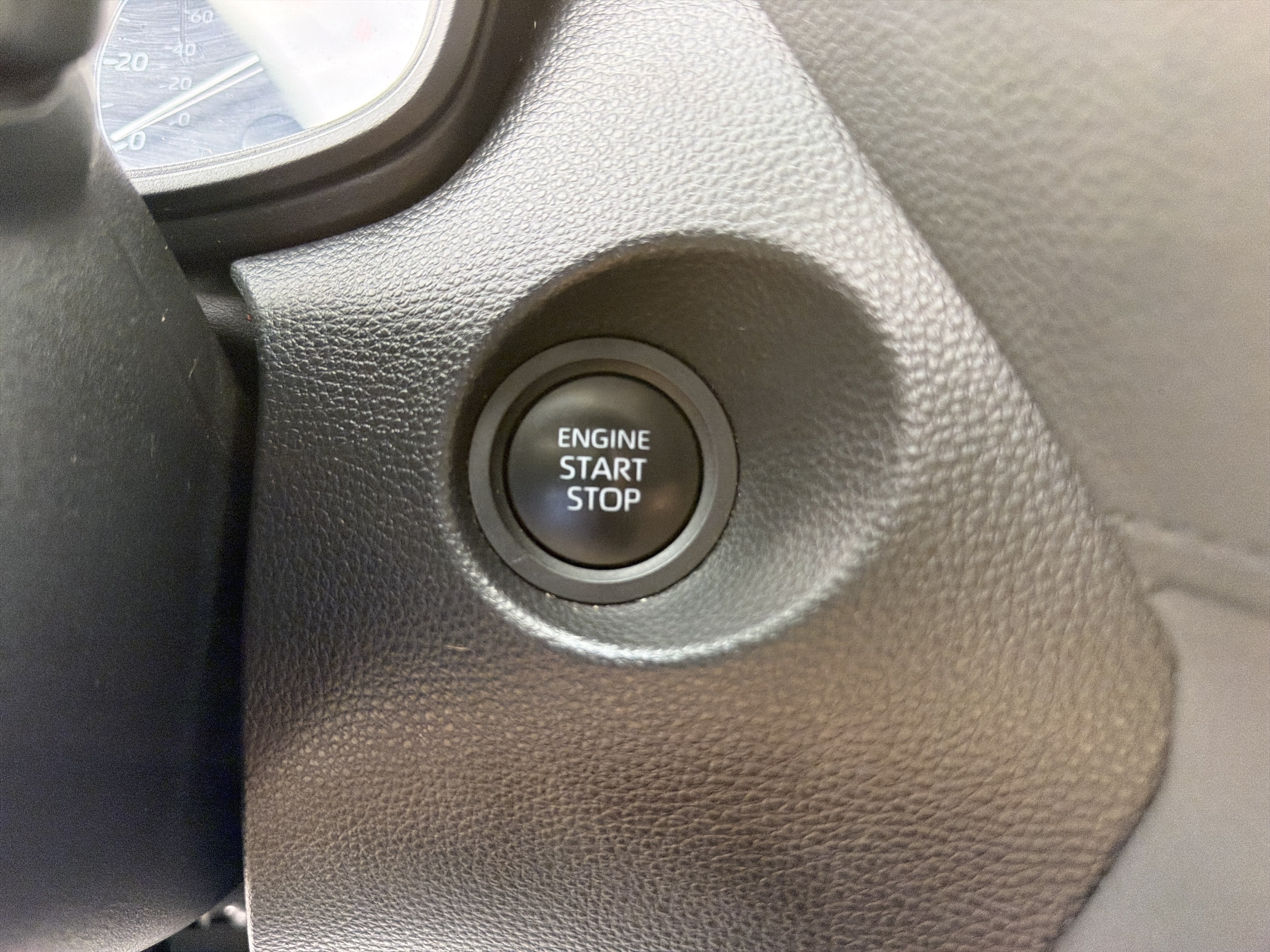 Used 2025 Toyota Corolla Cross LE w/ Moonroof Package AWD/4WD image 26