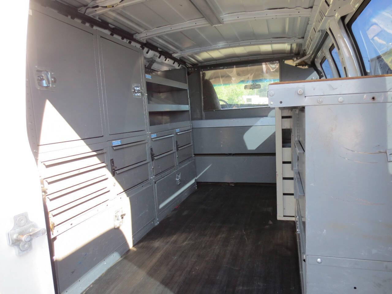 Used 2014 Chevrolet Express 2500 RWD image 7
