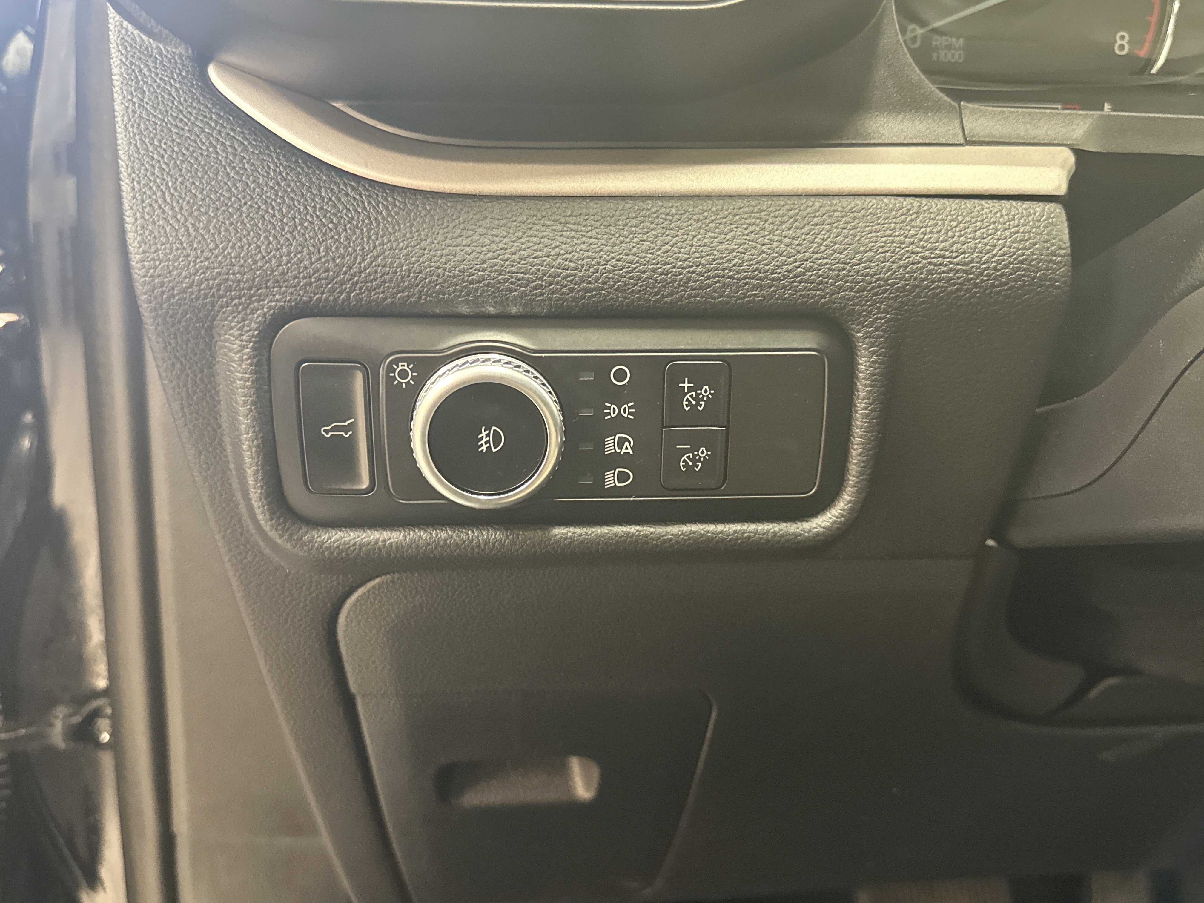 Used 2023 Ford Explorer XLT w/ Equipment Group 202A image 23