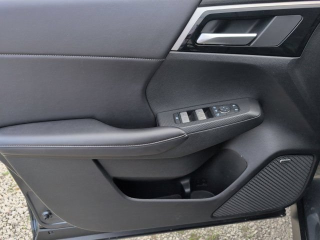 Used 2025 Mitsubishi Outlander SE FWD image 11