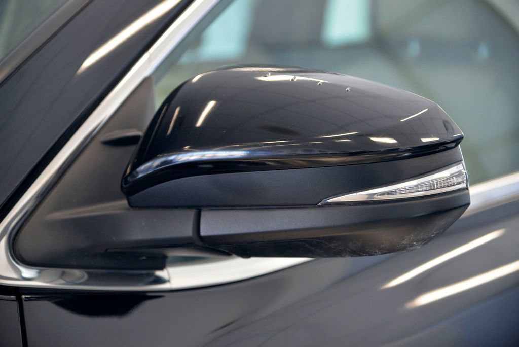 Used 2019 Toyota Highlander XLE image 12