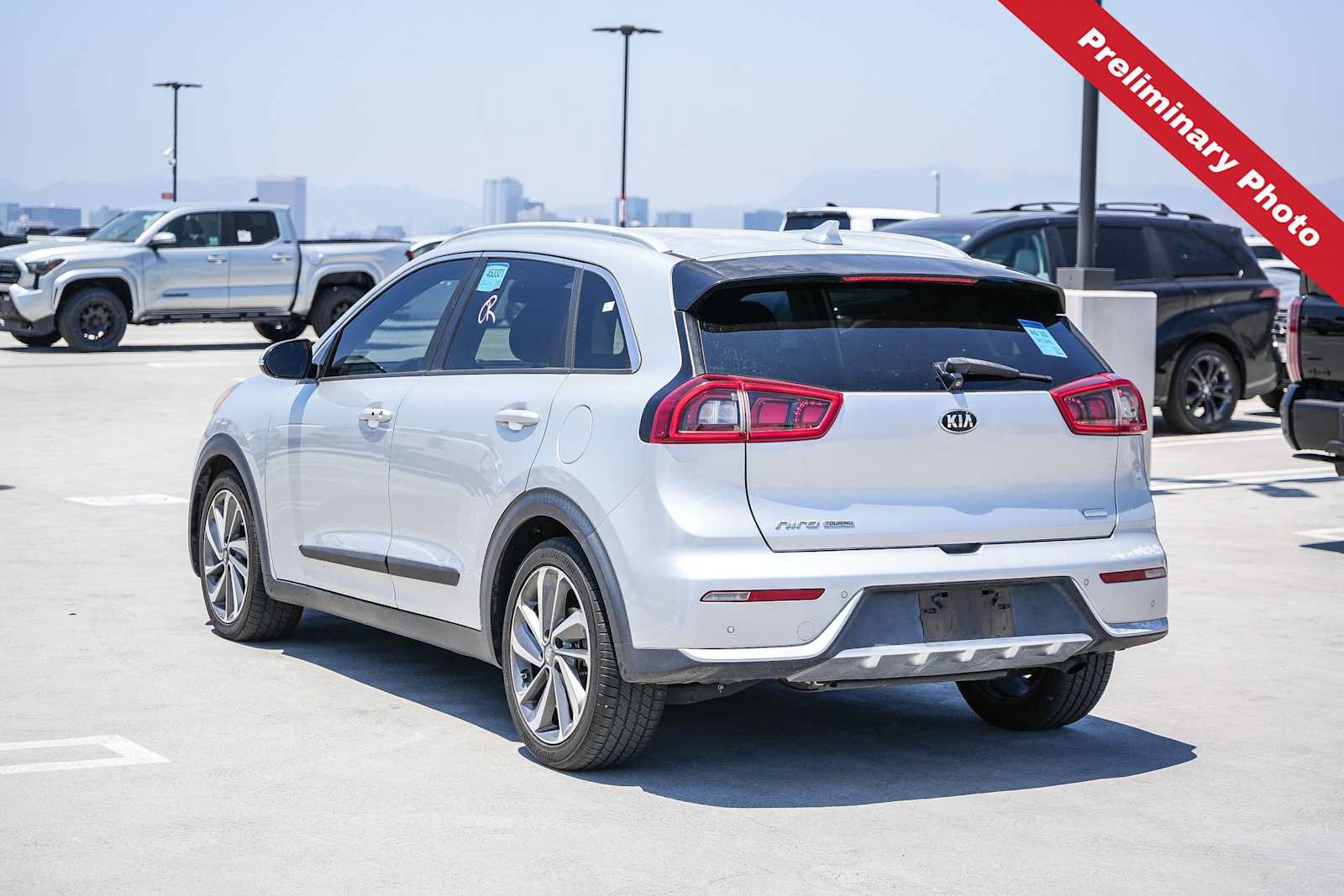 Used 2017 Kia Niro Touring w/ Advanced Technology Package FWD image 8
