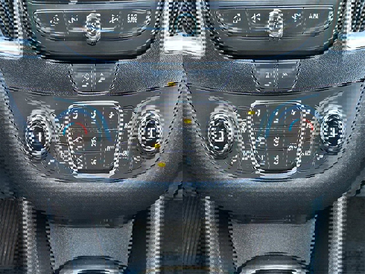 Used 2024 Chevrolet Malibu LT image 19