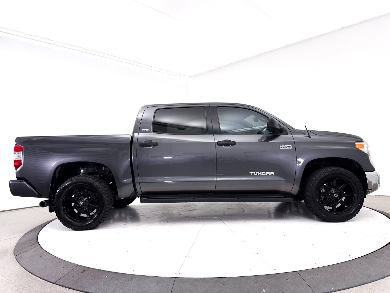 Used 2017 Toyota Tundra SR5 w/ SR5 Upgrade Package RWD image 35
