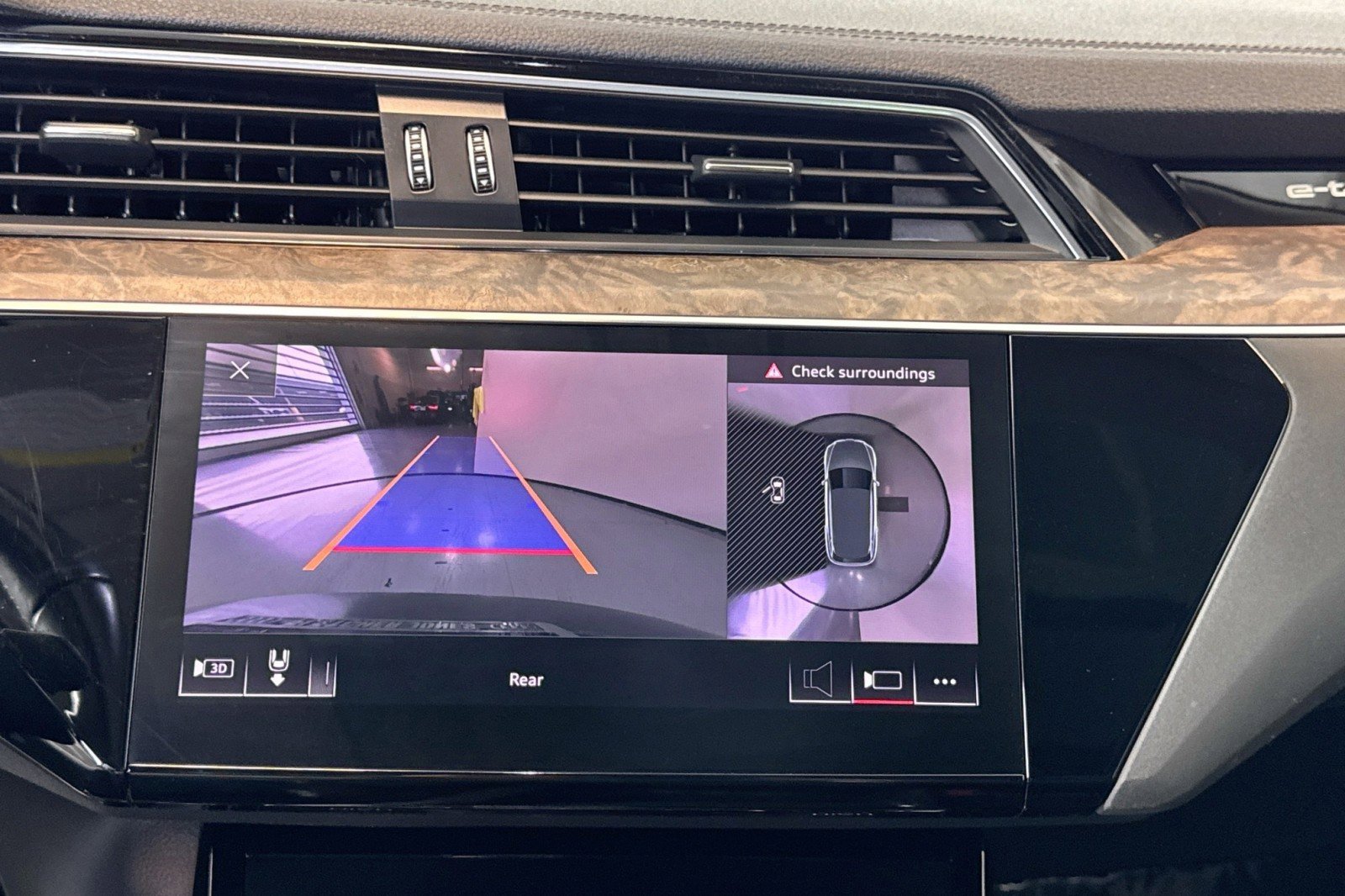 Used 2019 Audi e-tron Premium Plus w/ Cold Weather Package image 14