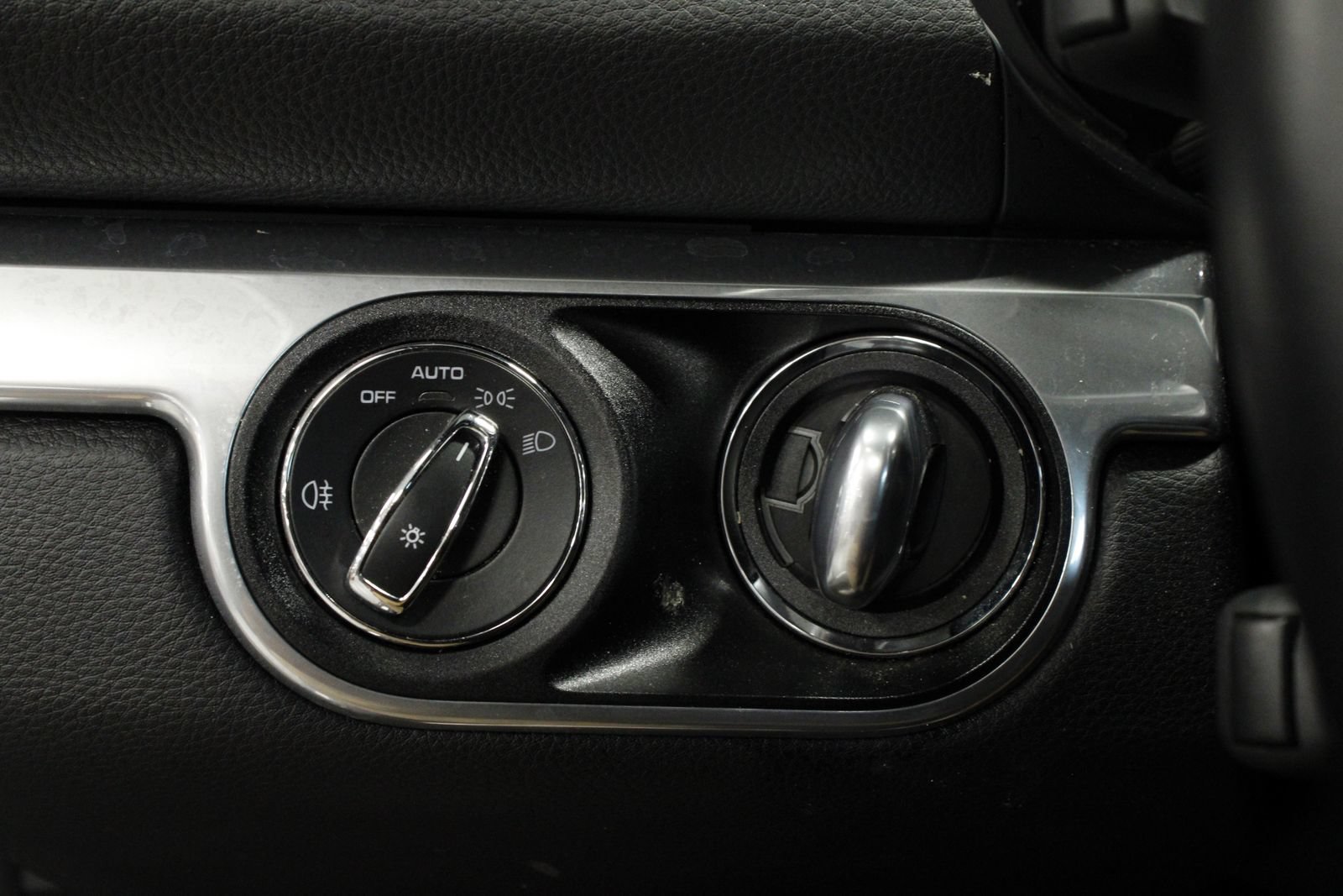 Used 2021 Porsche 718 Cayman RWD image 32