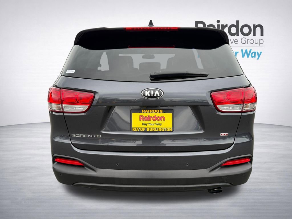 Used 2017 Kia Sorento LX w/ LX Convenience Package image 8