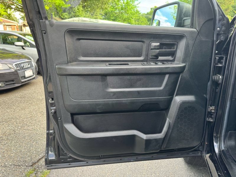 Used 2017 RAM 1500 Express AWD/4WD image 15