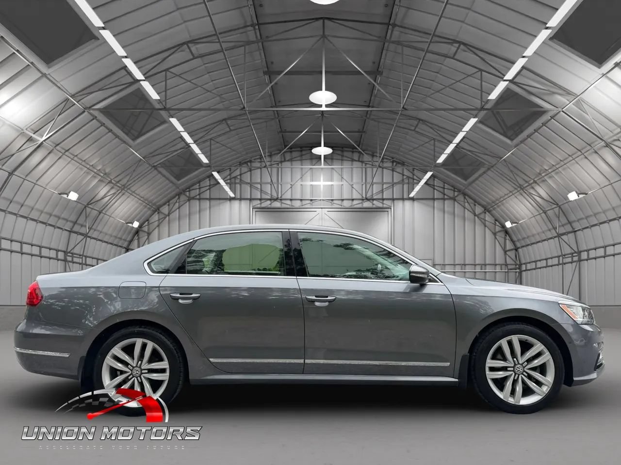 Used 2016 Volkswagen Passat 3.6 SEL Premium FWD image 7