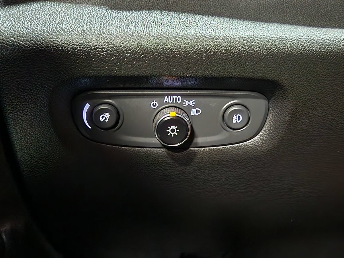 Used 2019 Chevrolet Traverse LT w/ LT Premium Package AWD/4WD image 43