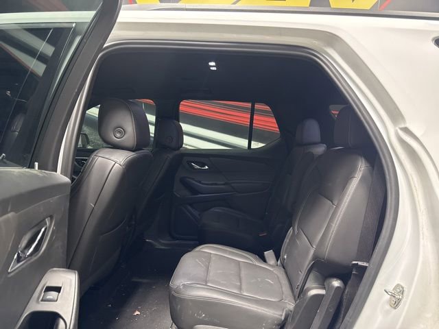 Used 2023 Chevrolet Traverse LT image 11