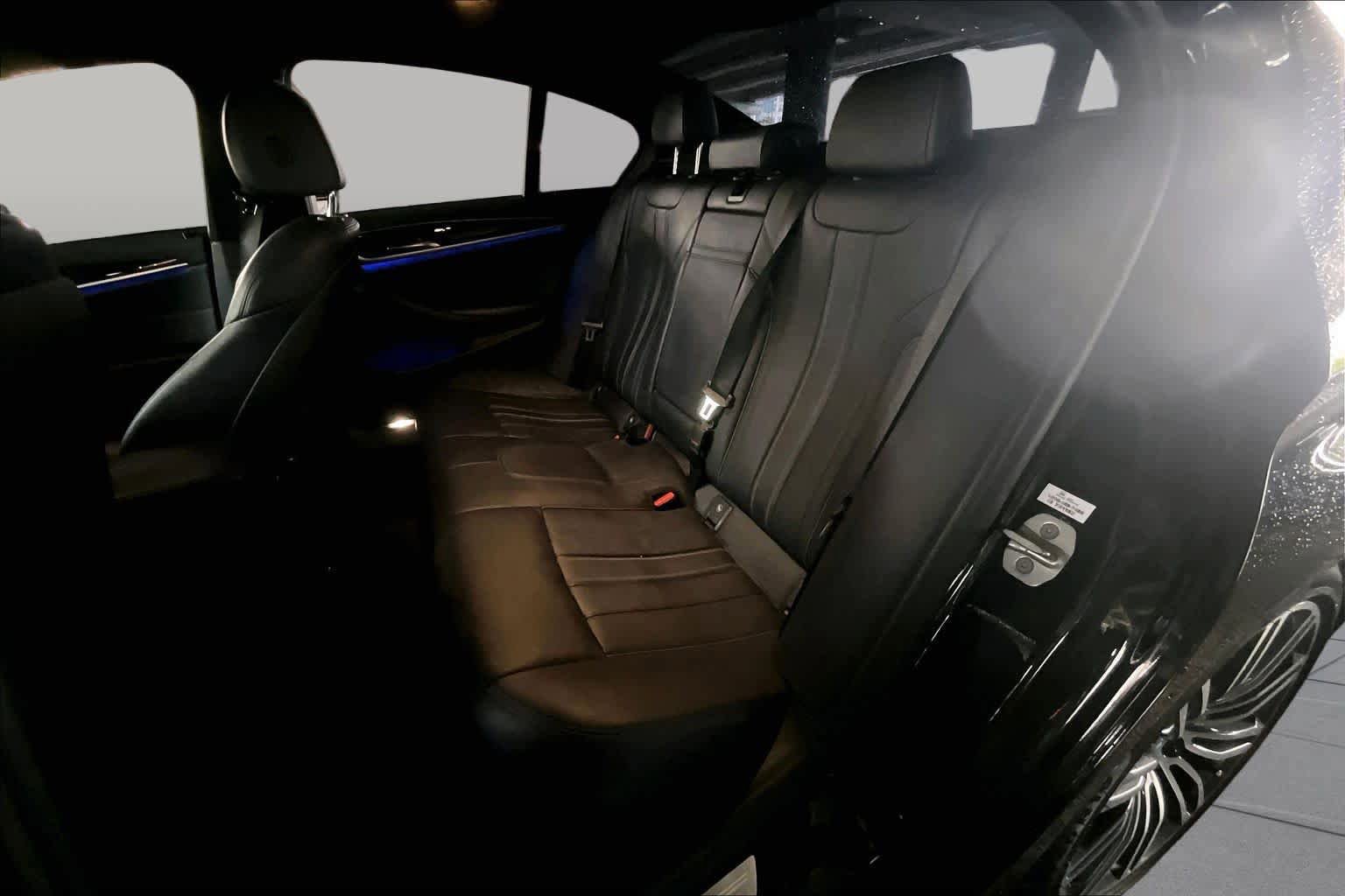 Used 2020 BMW 530i w/ M Sport Package RWD image 18