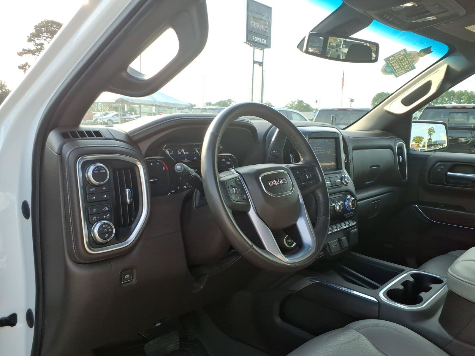 Used 2022 GMC Sierra 1500 SLT w/ SLT Premium Plus Package AWD/4WD image 8