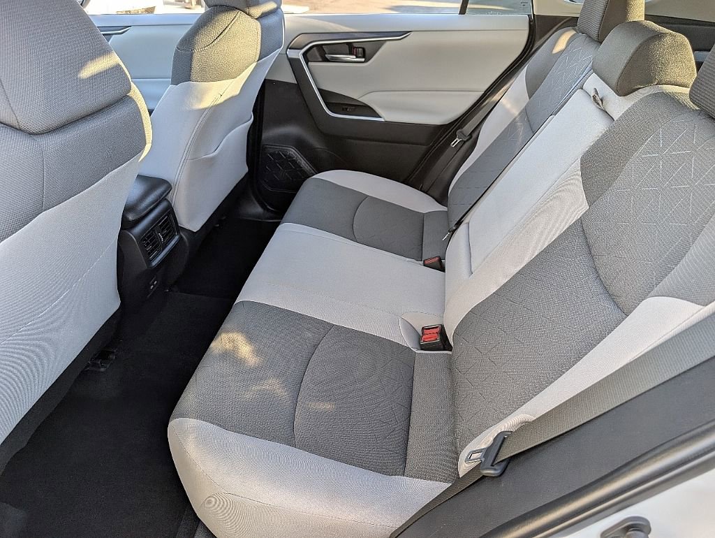 Used 2022 Toyota RAV4 XLE image 20