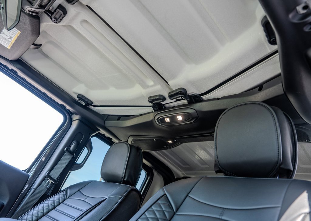 Used 2025 Jeep Gladiator Sport image 17