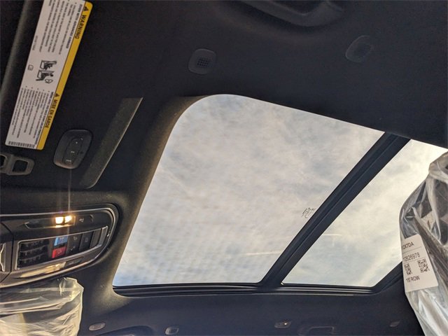 New 2025 Jeep Grand Cherokee Limited image 9