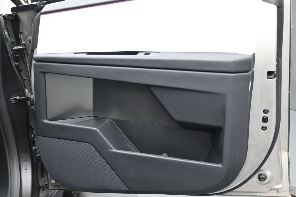 Used 2024 Tesla Cybertruck AWD Crew Cab image 26