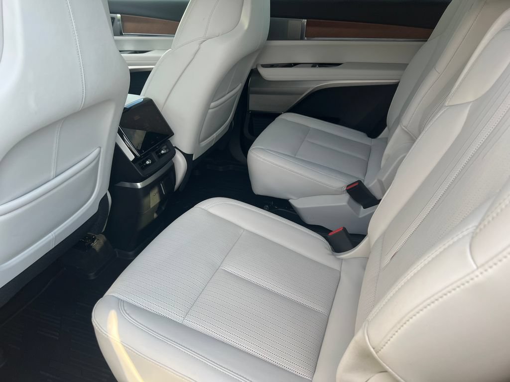 Certified 2026 Cadillac Vistiq Sport w/ LPO, Floor Liner Package AWD/4WD image 12