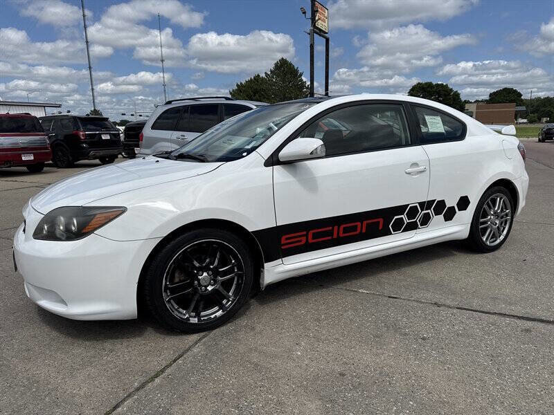 Used 2010 Scion tC image 2