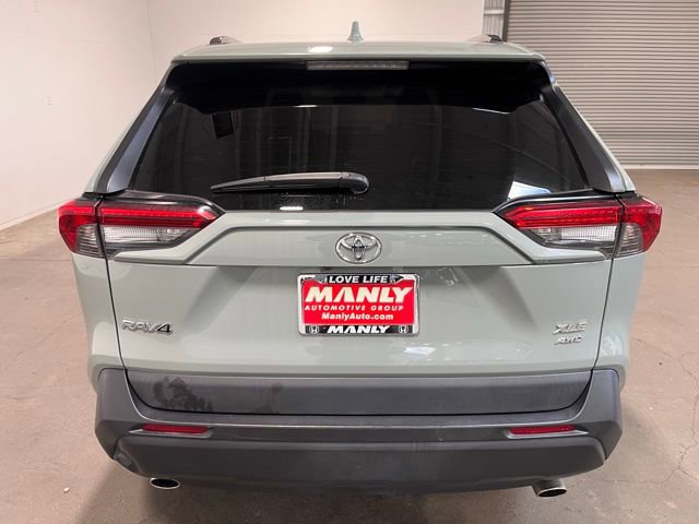 Used 2021 Toyota RAV4 XLE AWD/4WD image 4