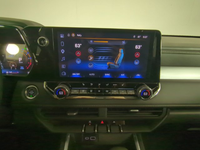 Used 2025 Chevrolet Colorado LT w/ Advanced Trailering Package AWD/4WD image 23
