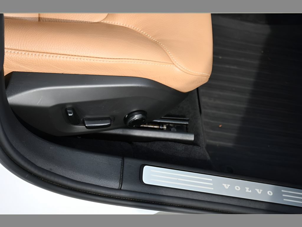 Used 2018 Volvo S90 T5 Momentum w/ Convenience Package FWD image 32