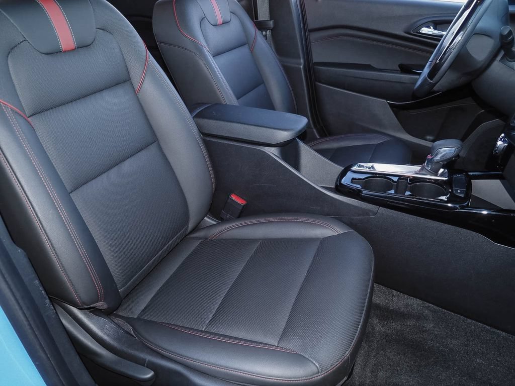 Certified 2024 Chevrolet Trax RS FWD image 28