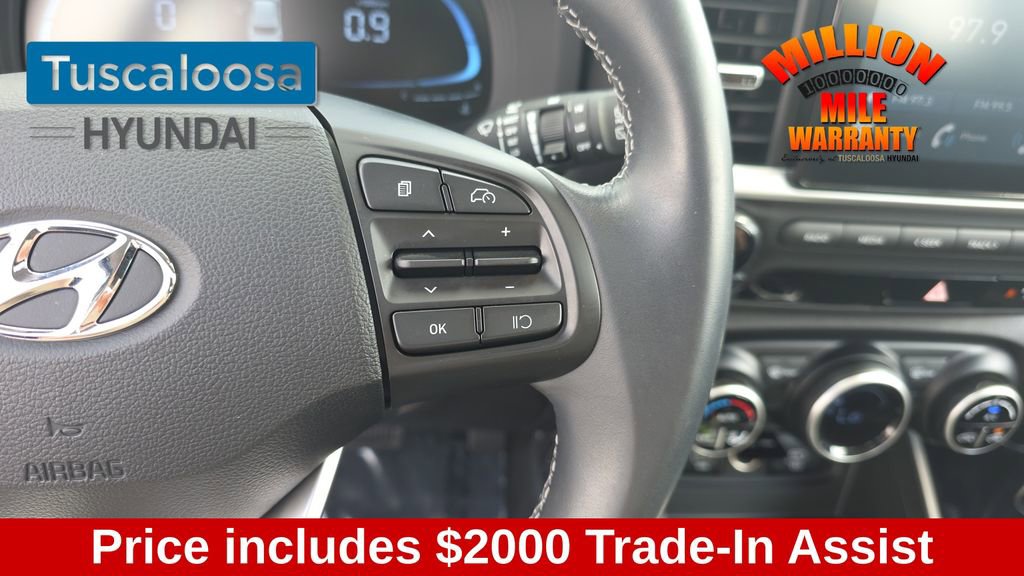 Used 2024 Hyundai Venue SEL image 18