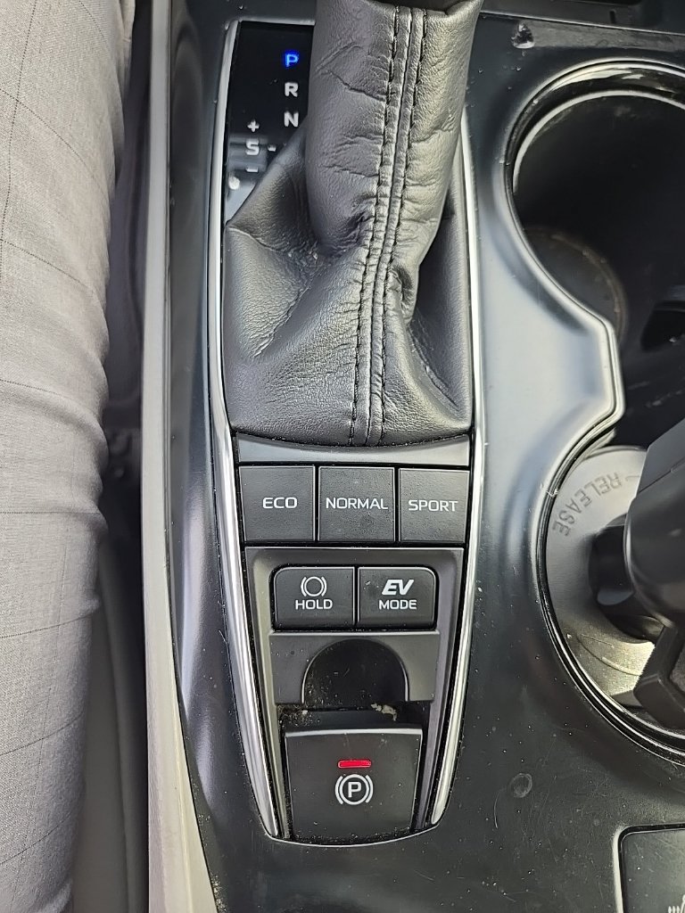 Used 2019 Toyota Camry SE FWD image 17