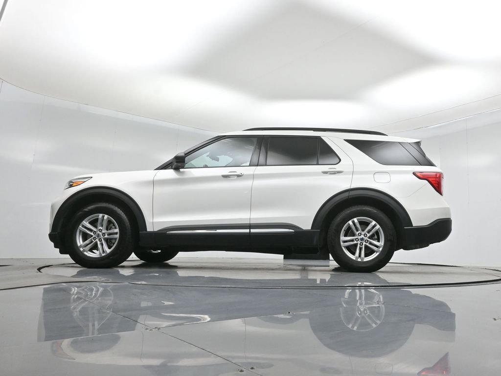 Certified 2021 Ford Explorer XLT RWD image 54