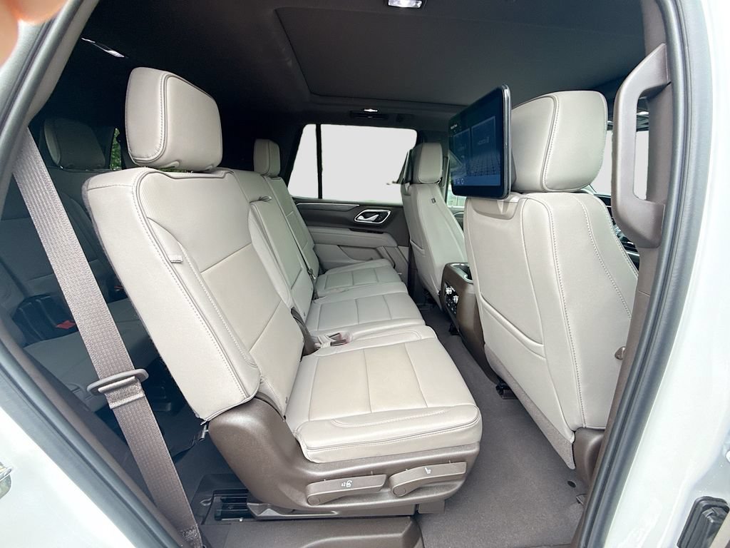 Used 2023 GMC Yukon SLT w/ SLT Premium Package AWD/4WD image 36